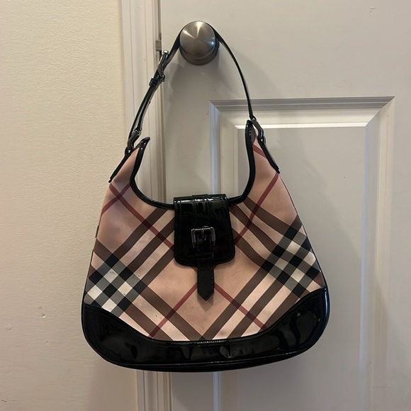 Burberry bag with matching wallet. Classic plaid iconic Burberry print. Leather. - Picture 2 of 4